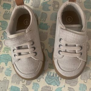 Tan toddler shoes
